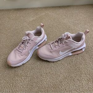 Nike Women’s Air Max Interlock 75